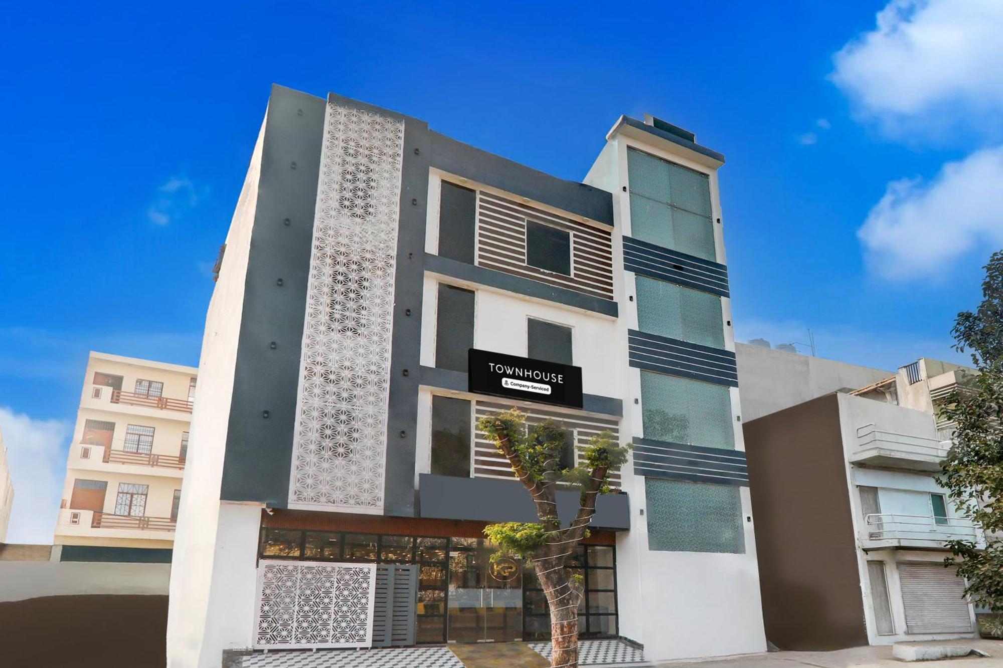 Super Townhouse Shaheed Path Near Ambedkar University Formerly Kings Paradise Bijnaur Extérieur photo